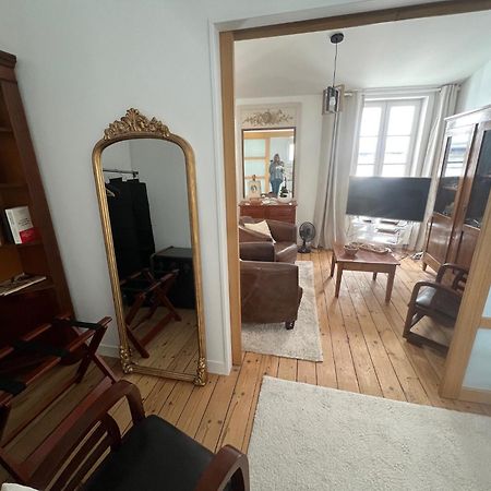 Апартаменты Le Logis Des Templiers Vieux Port Ла-Рошель Экстерьер фото
