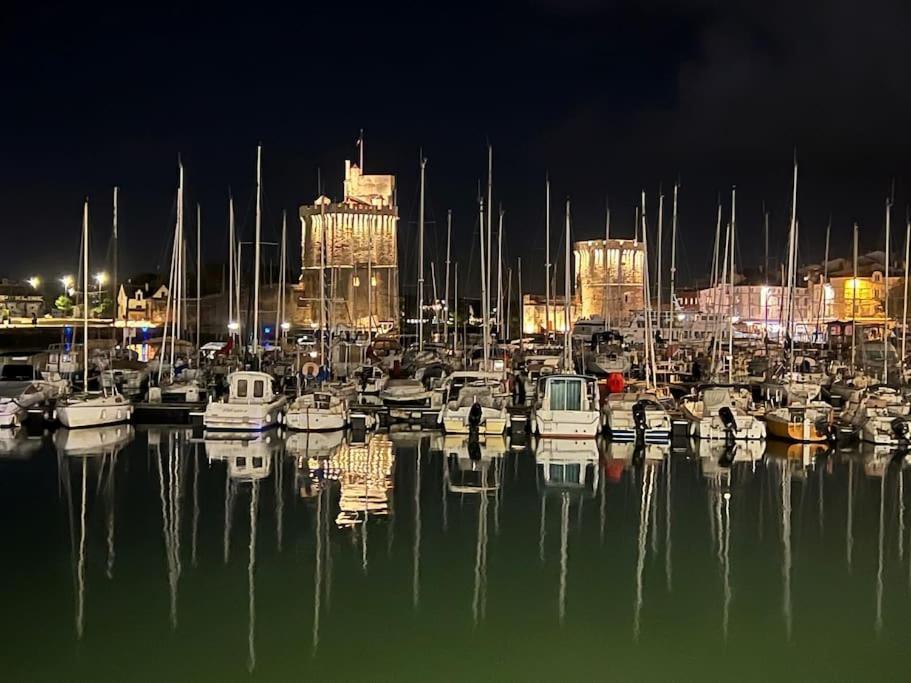 Апартаменты Le Logis Des Templiers Vieux Port Ла-Рошель Экстерьер фото